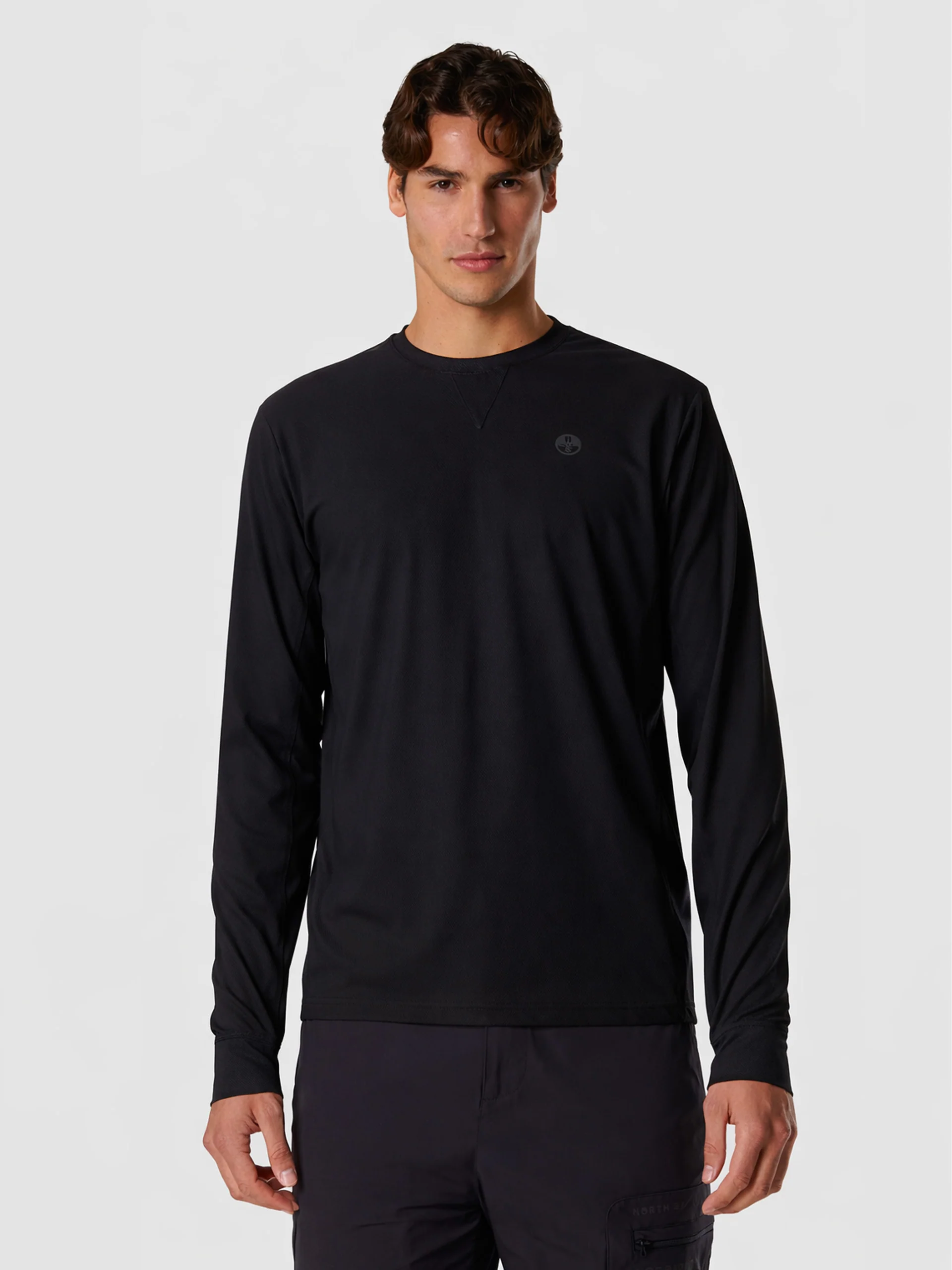Long-sleeved T-shirt with UV protection - Image 18