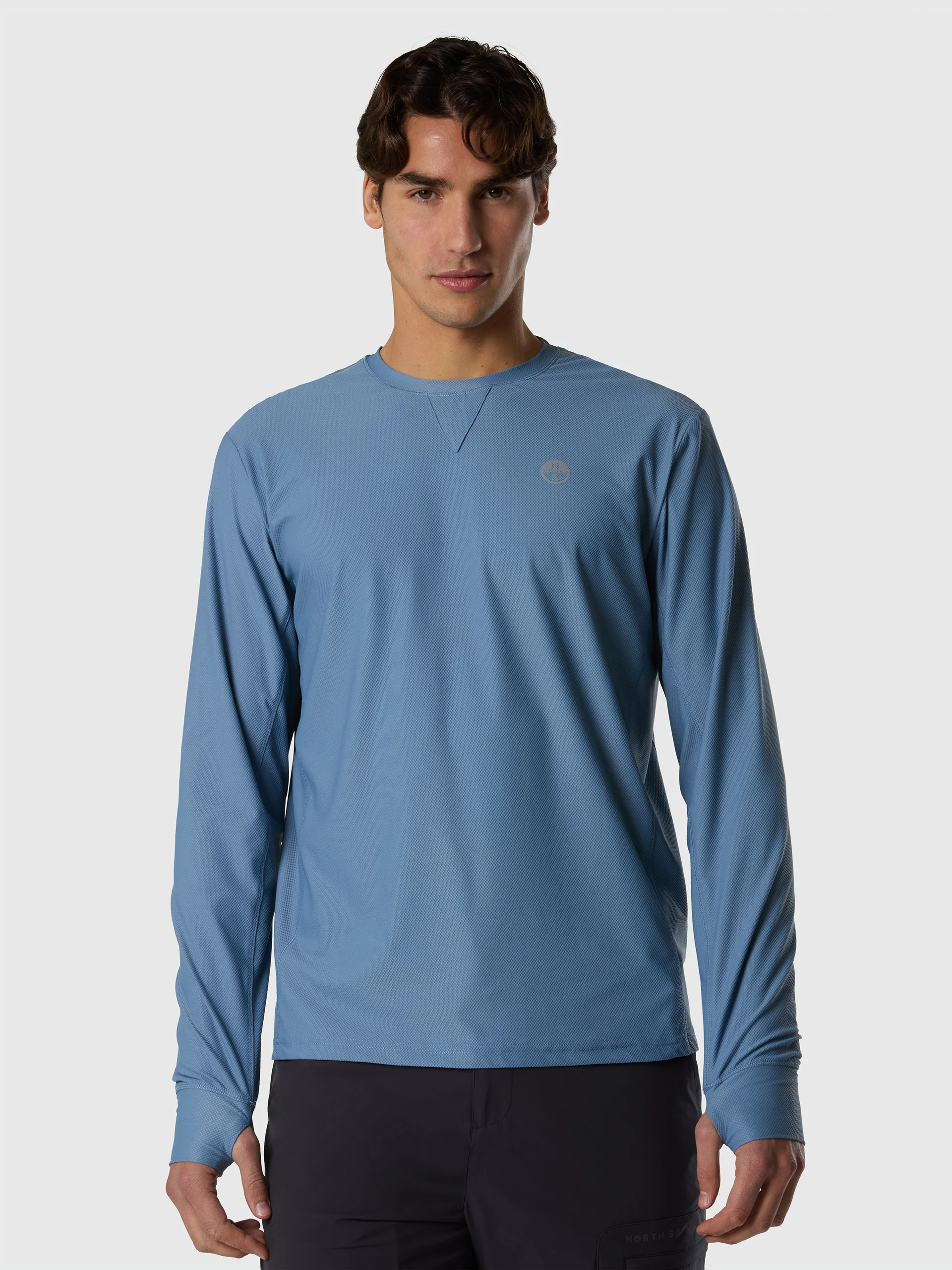 Long-sleeved T-shirt with UV protection - Image 8
