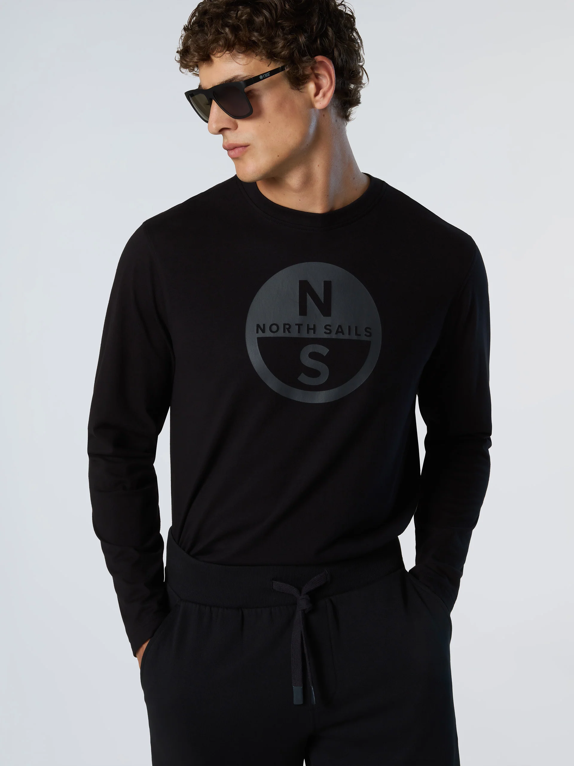 Long-sleeved T-shirt with maxi print - Image 10