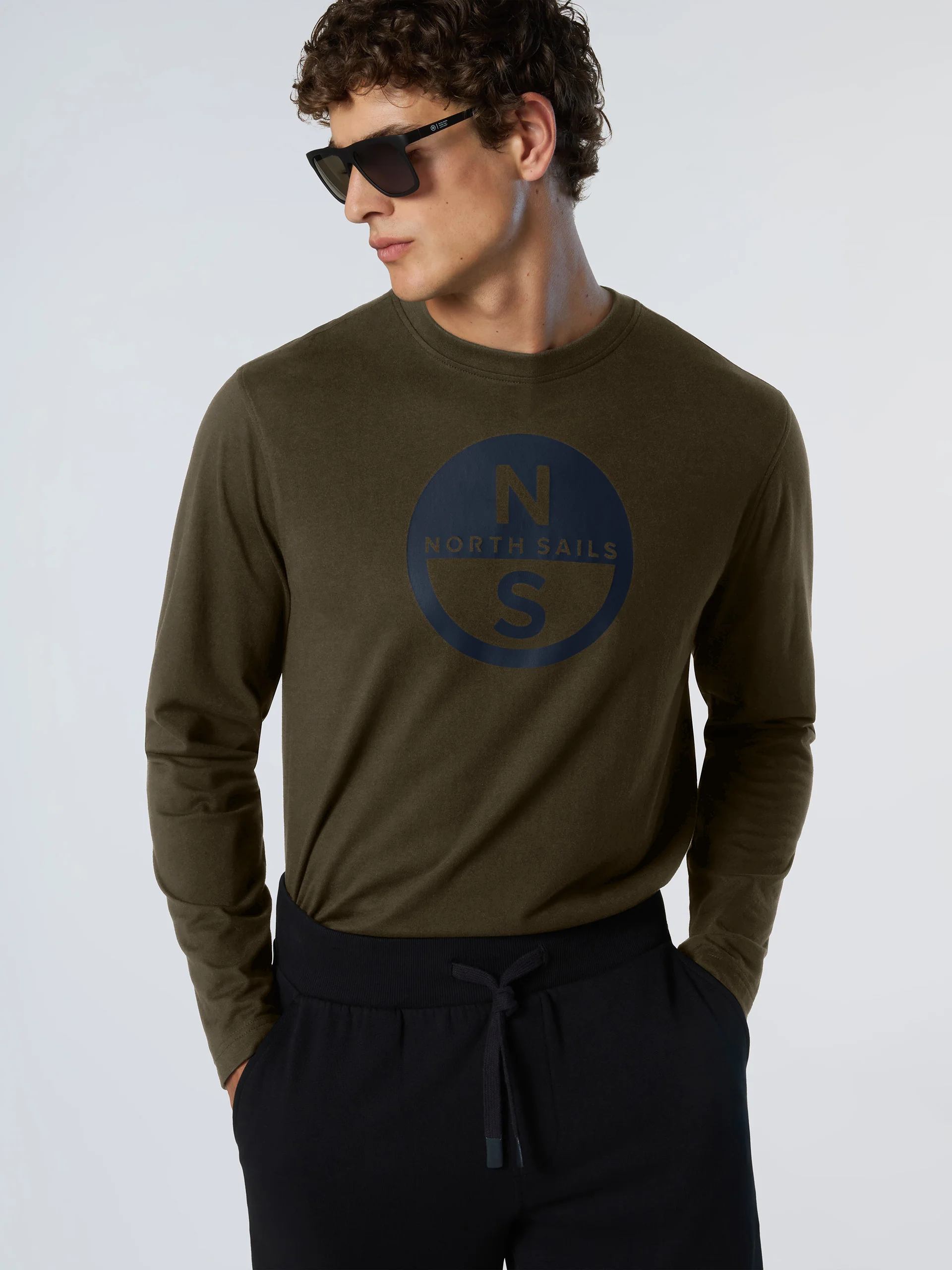 Long-sleeved T-shirt with maxi print - Image 16