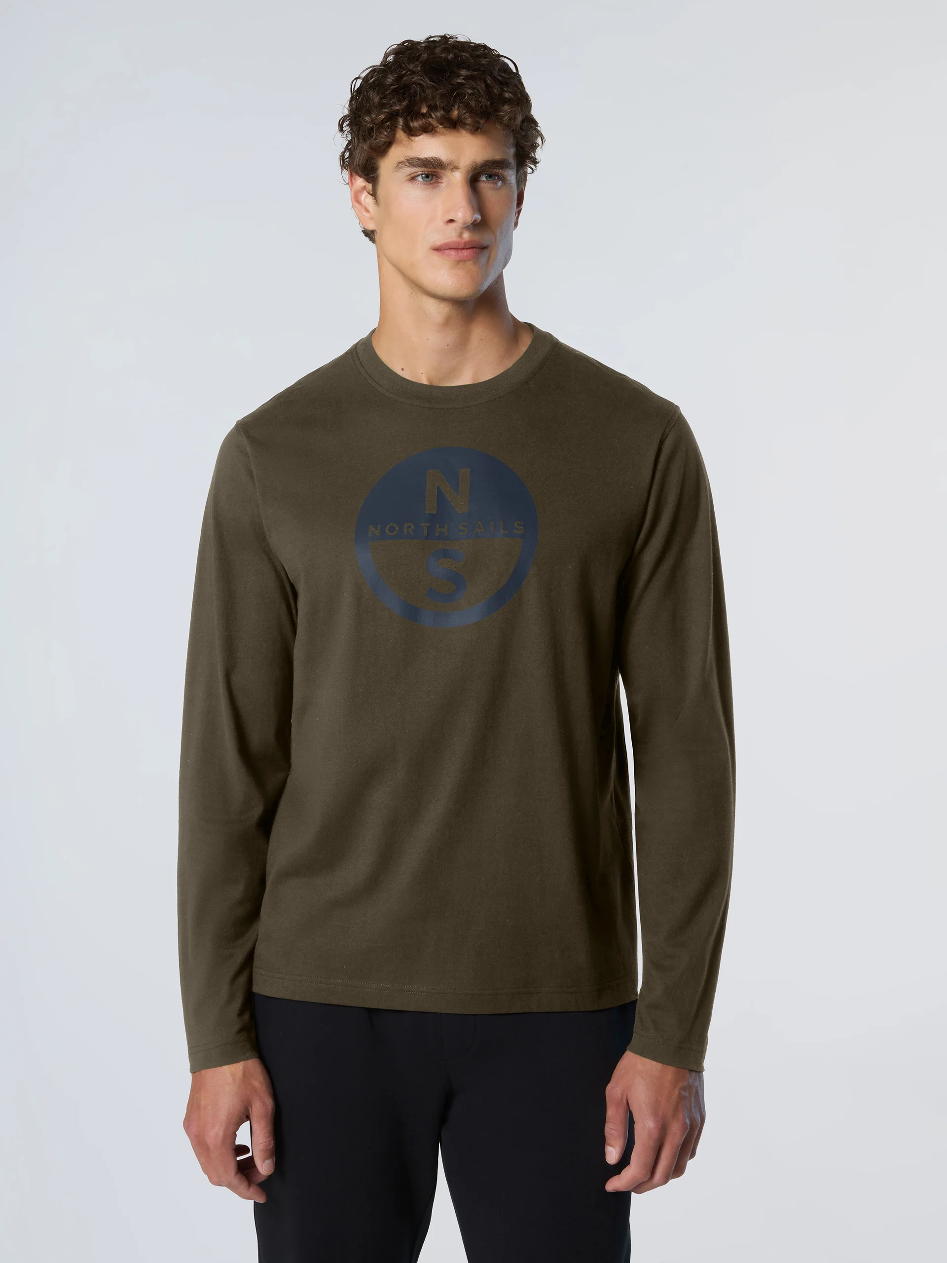 Long-sleeved T-shirt with maxi print - Image 17