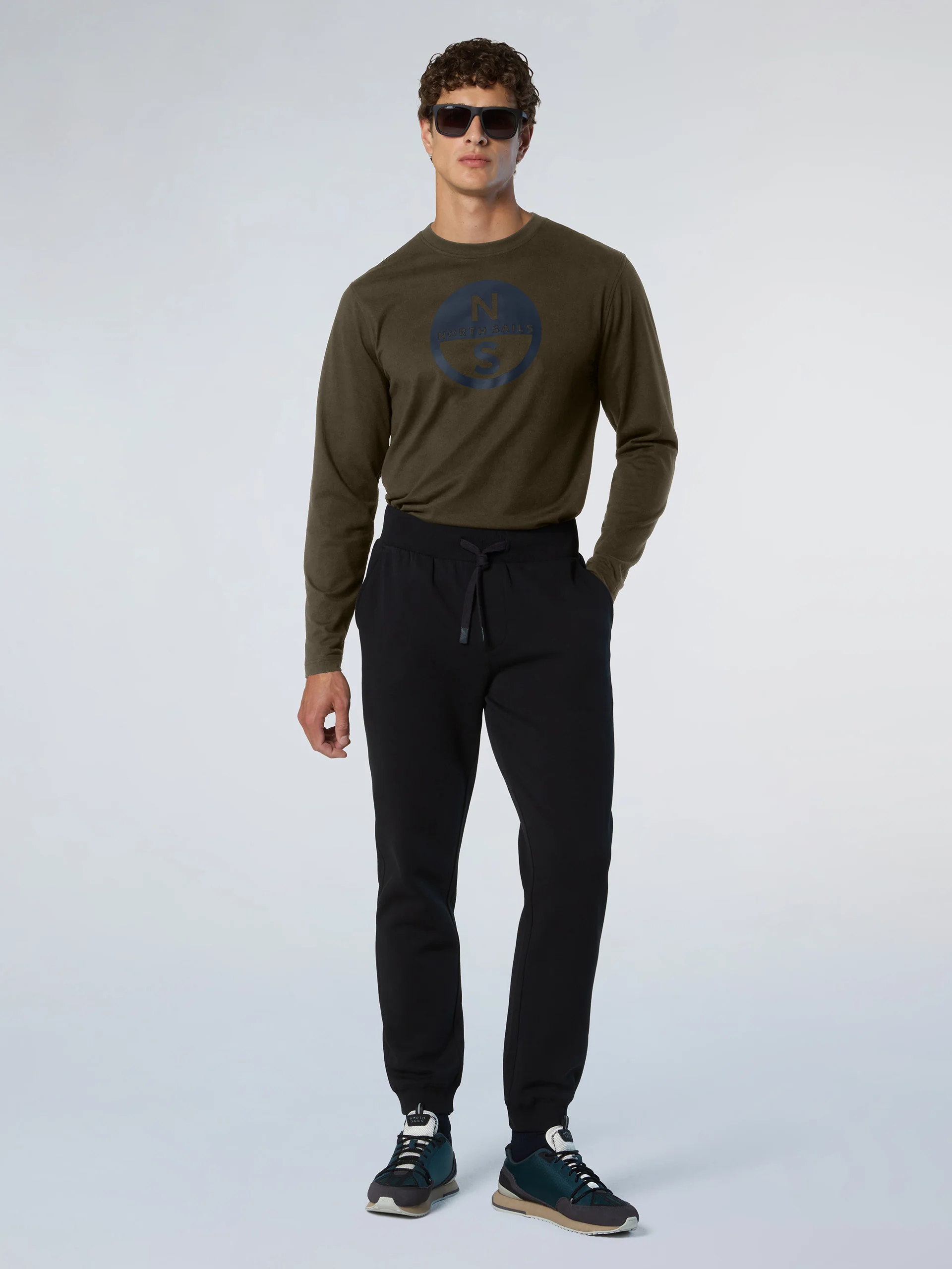 Long-sleeved T-shirt with maxi print - Image 19