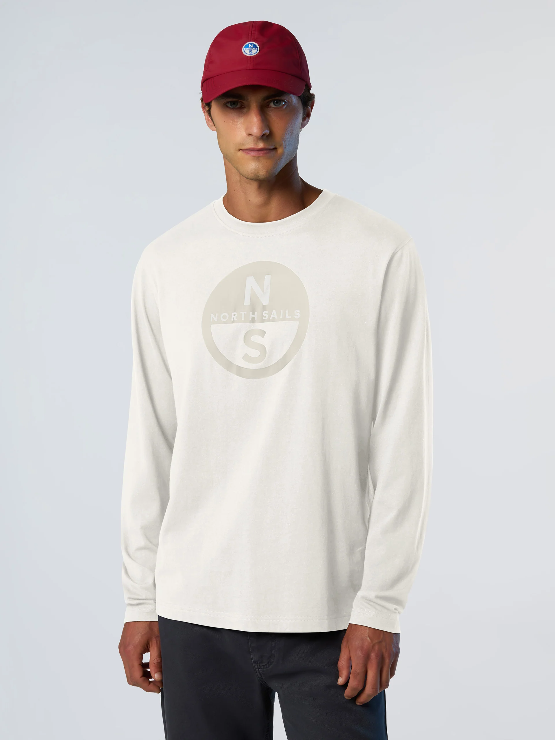 Long-sleeved T-shirt with maxi print - Image 20