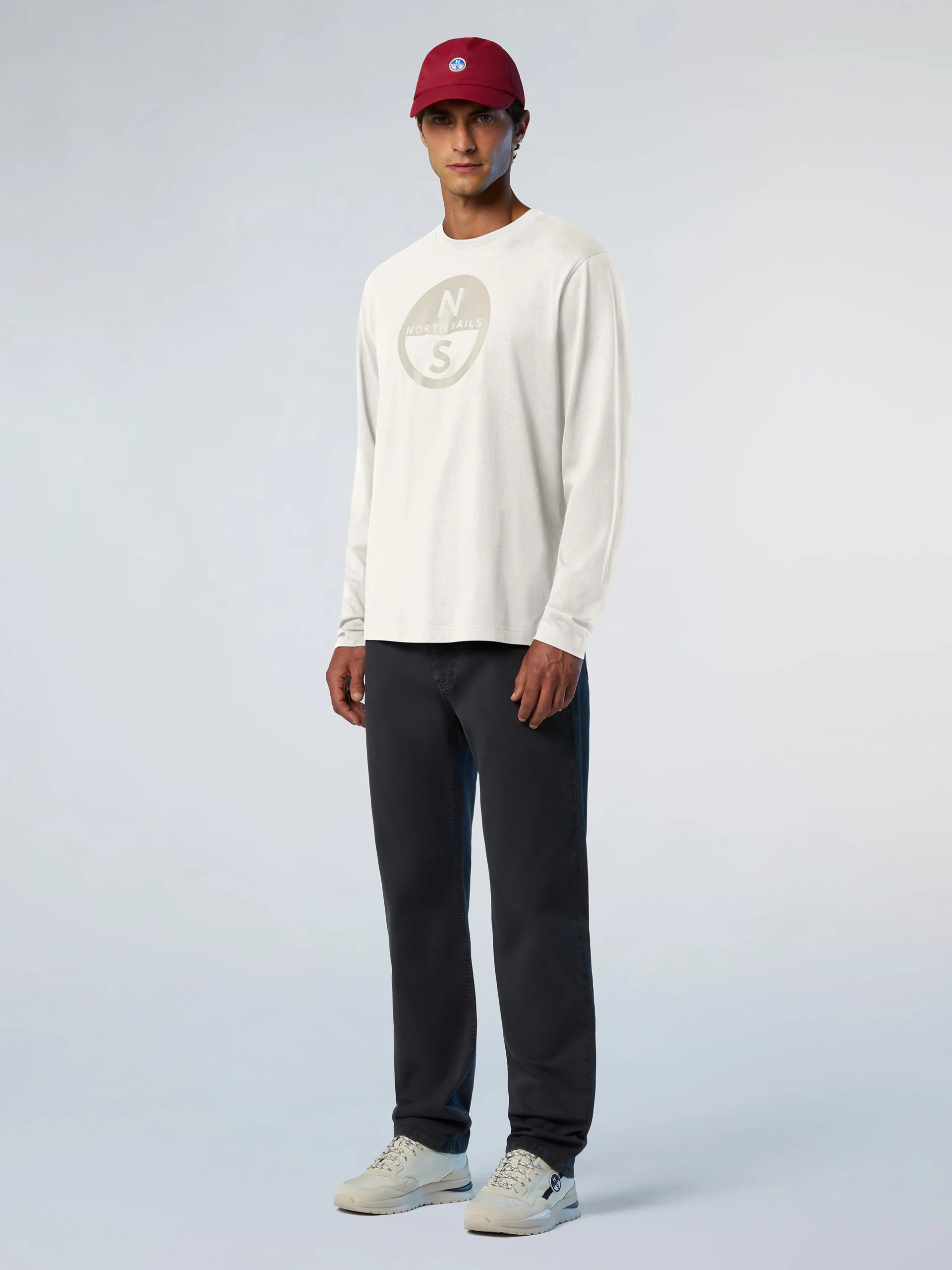 Long-sleeved T-shirt with maxi print - Image 21