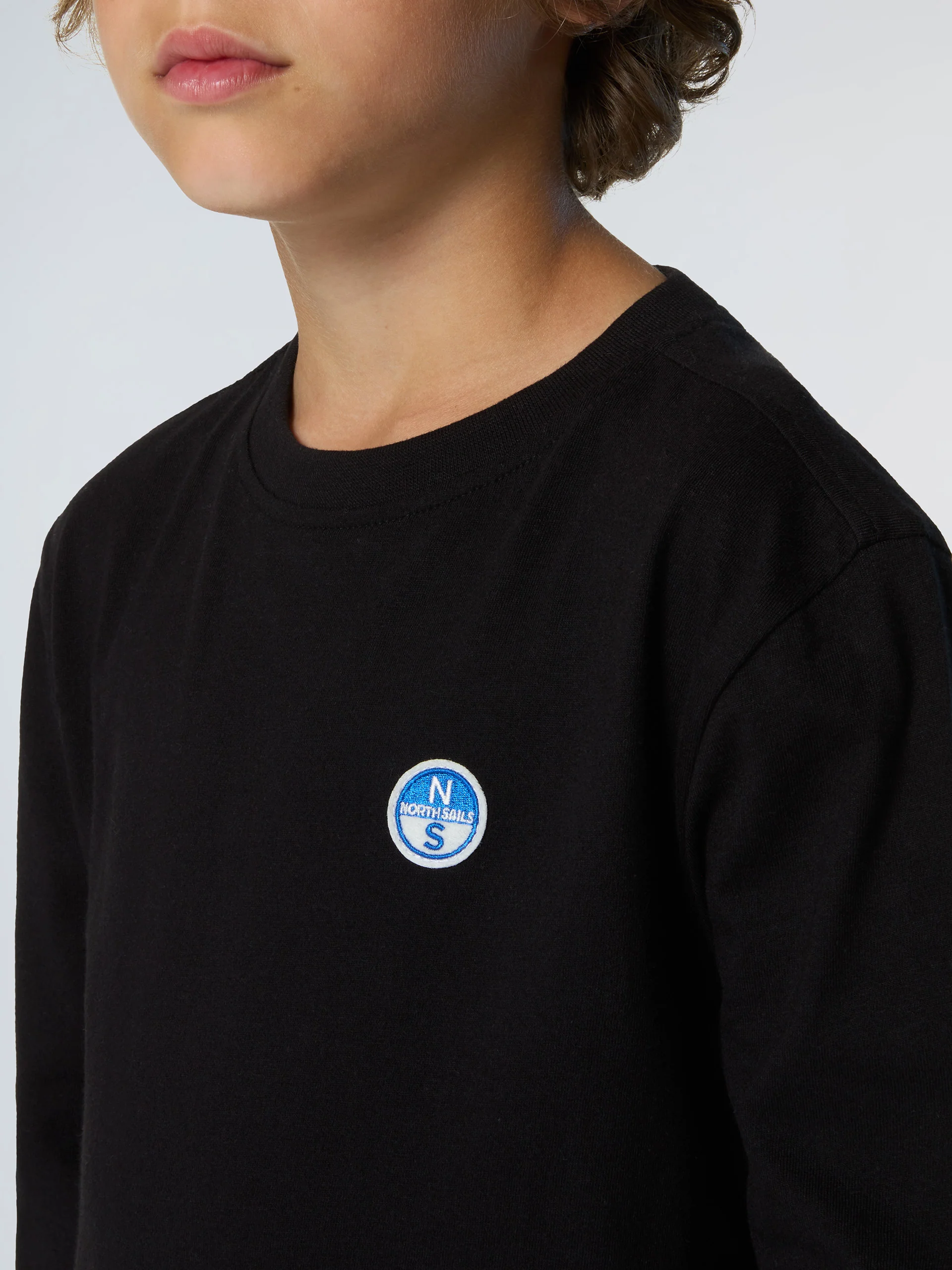 Long-sleeved T-shirt with logo patch - Image 24