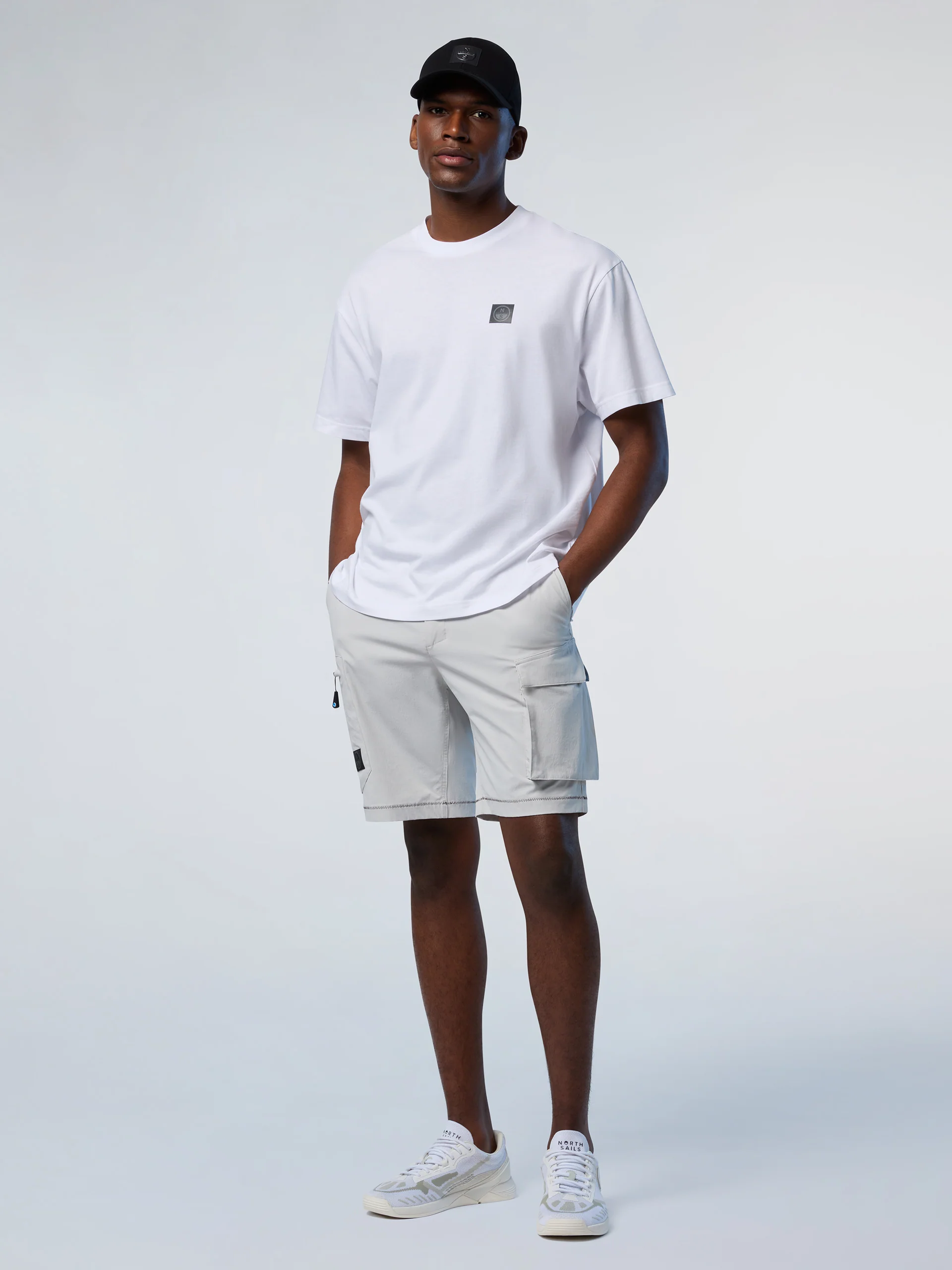 T-shirt with kitesurfing print - Image 11