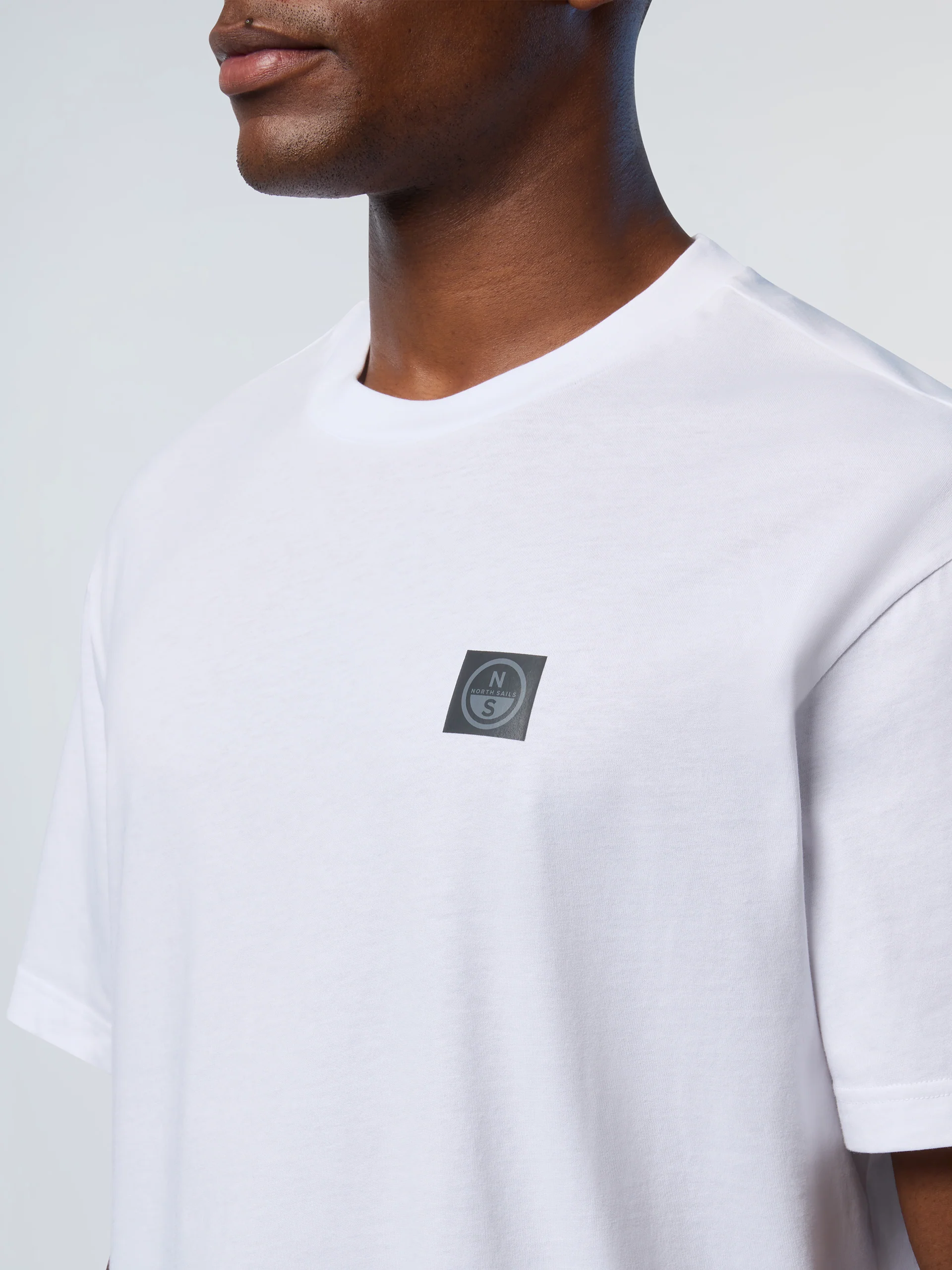 T-shirt with kitesurfing print - Image 12