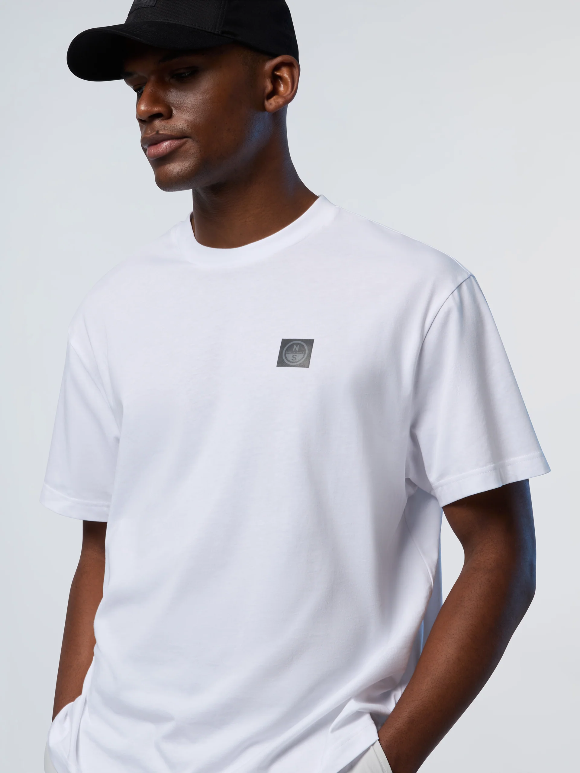 T-shirt with kitesurfing print - Image 8