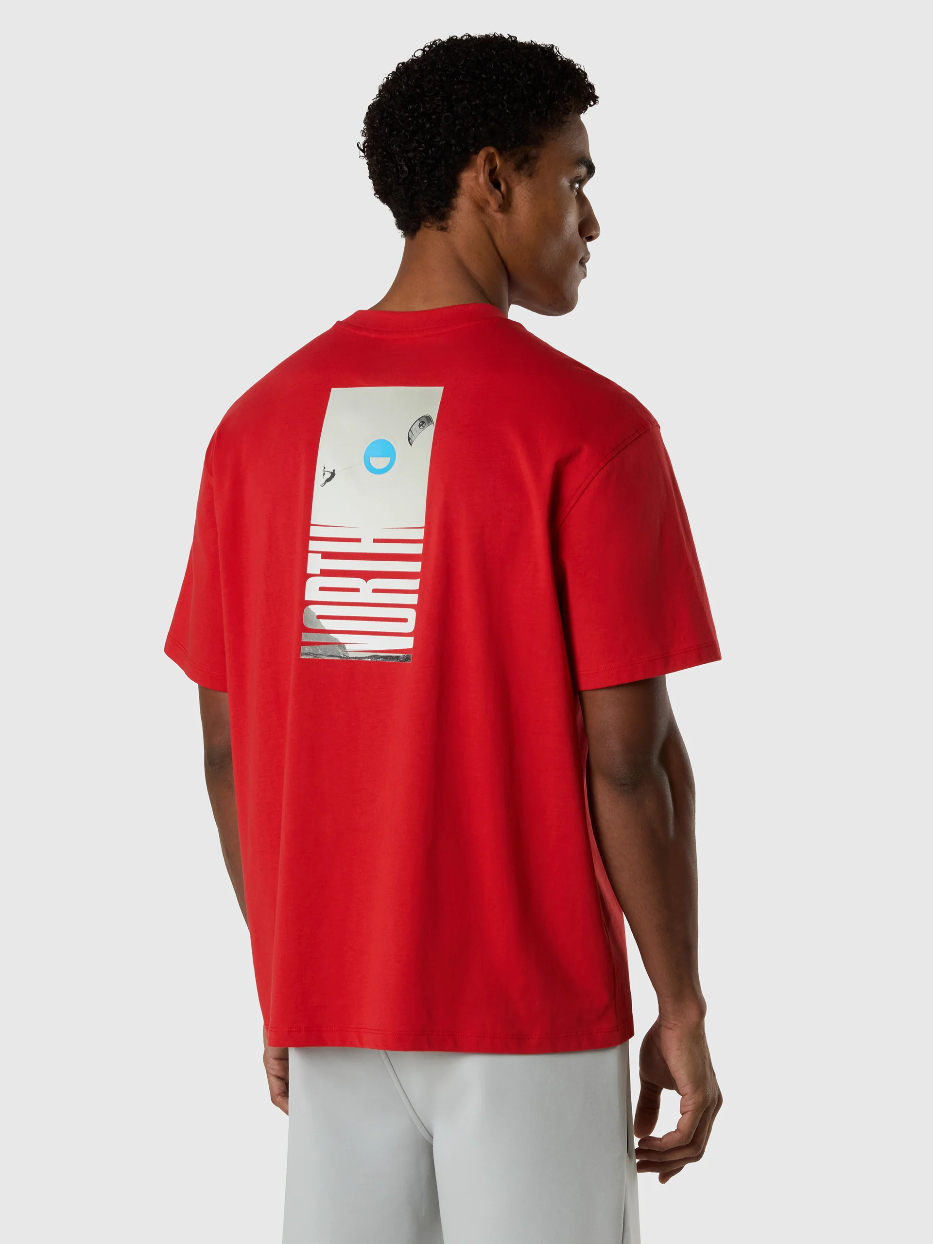 T-shirt with kitesurfing print - Image 4