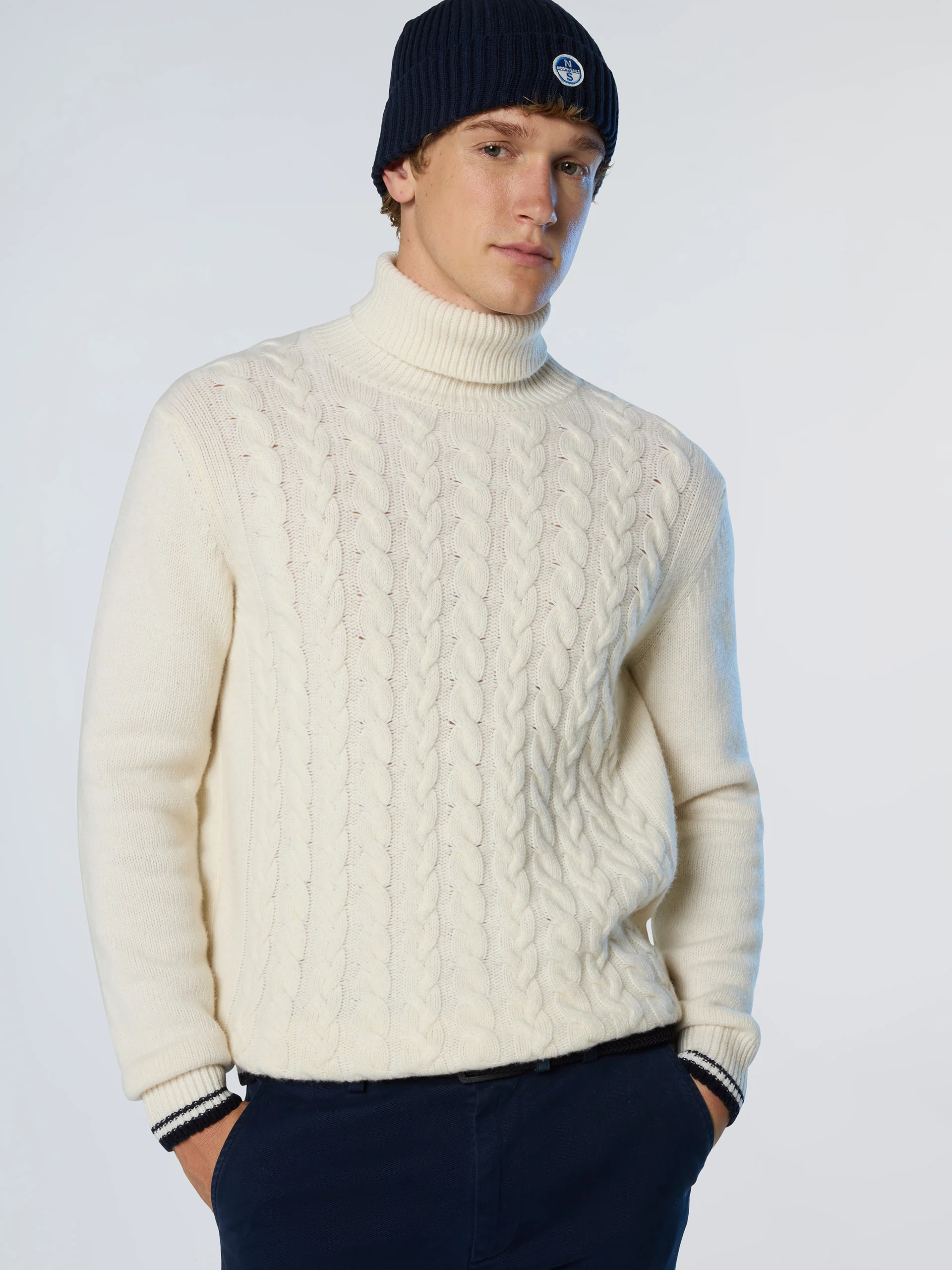 Sweater with cable-knit front - Image 12