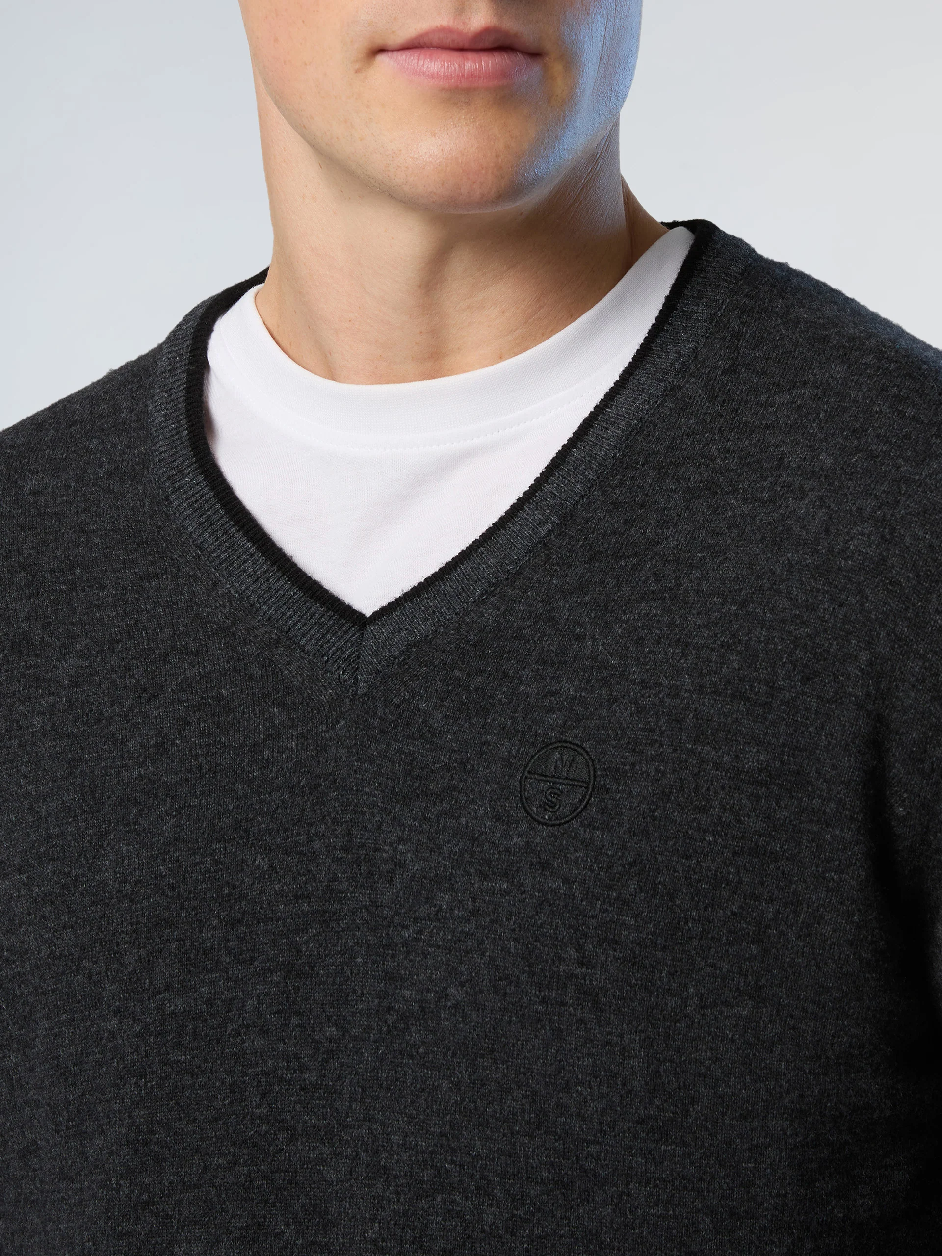 V-neck sweater with embroidered logo - Image 24