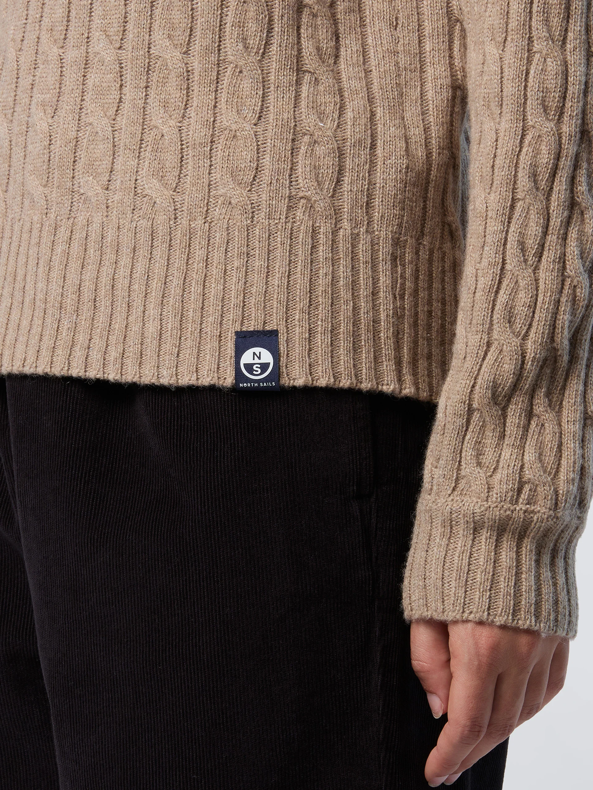 Cashmere Aran V-neck sweater - Image 13