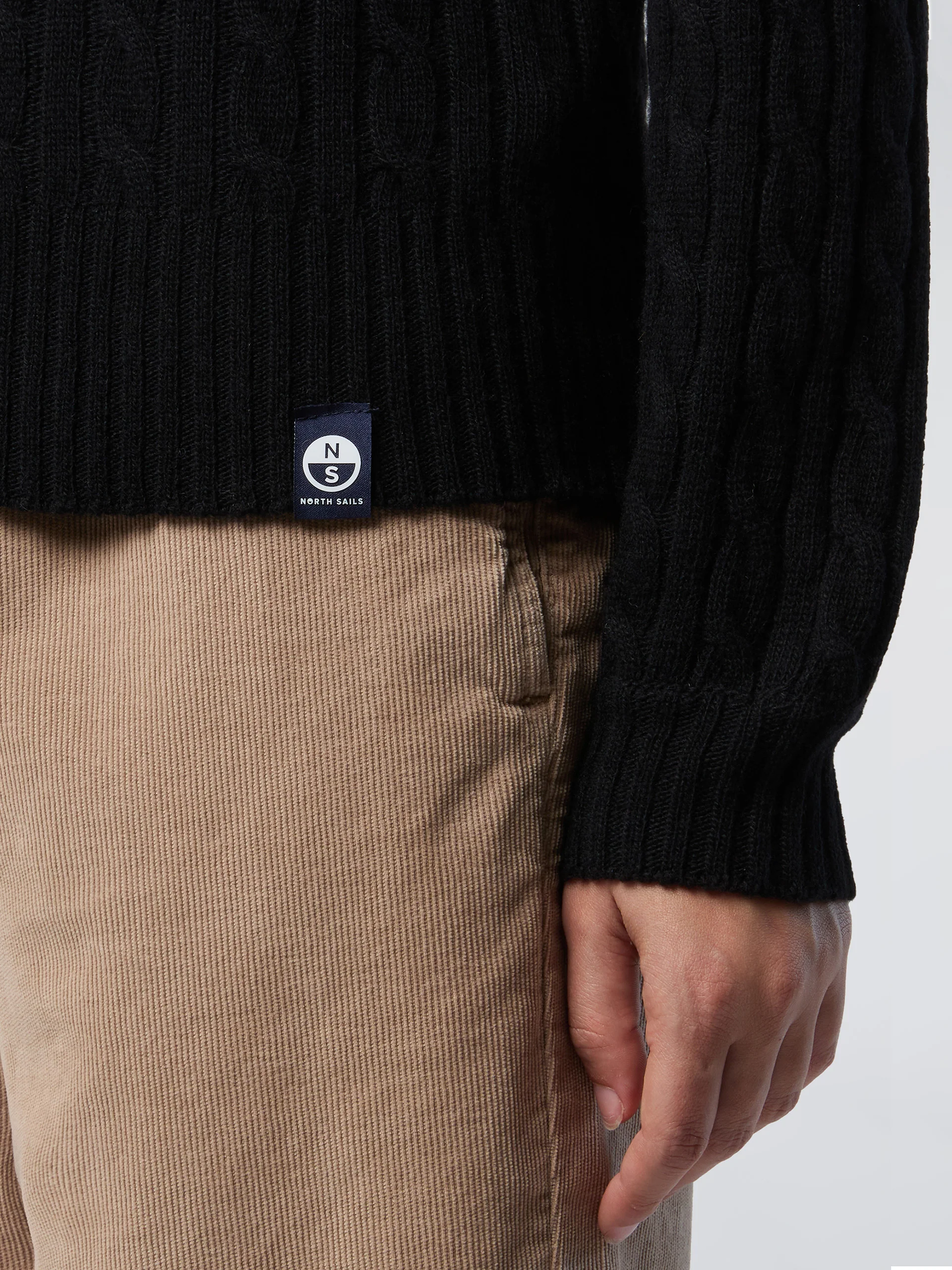 Cashmere Aran V-neck sweater - Image 19