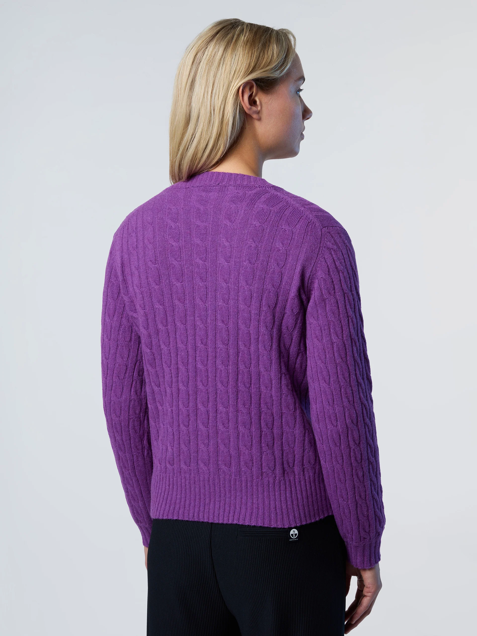 Cashmere Aran V-neck sweater - Image 4