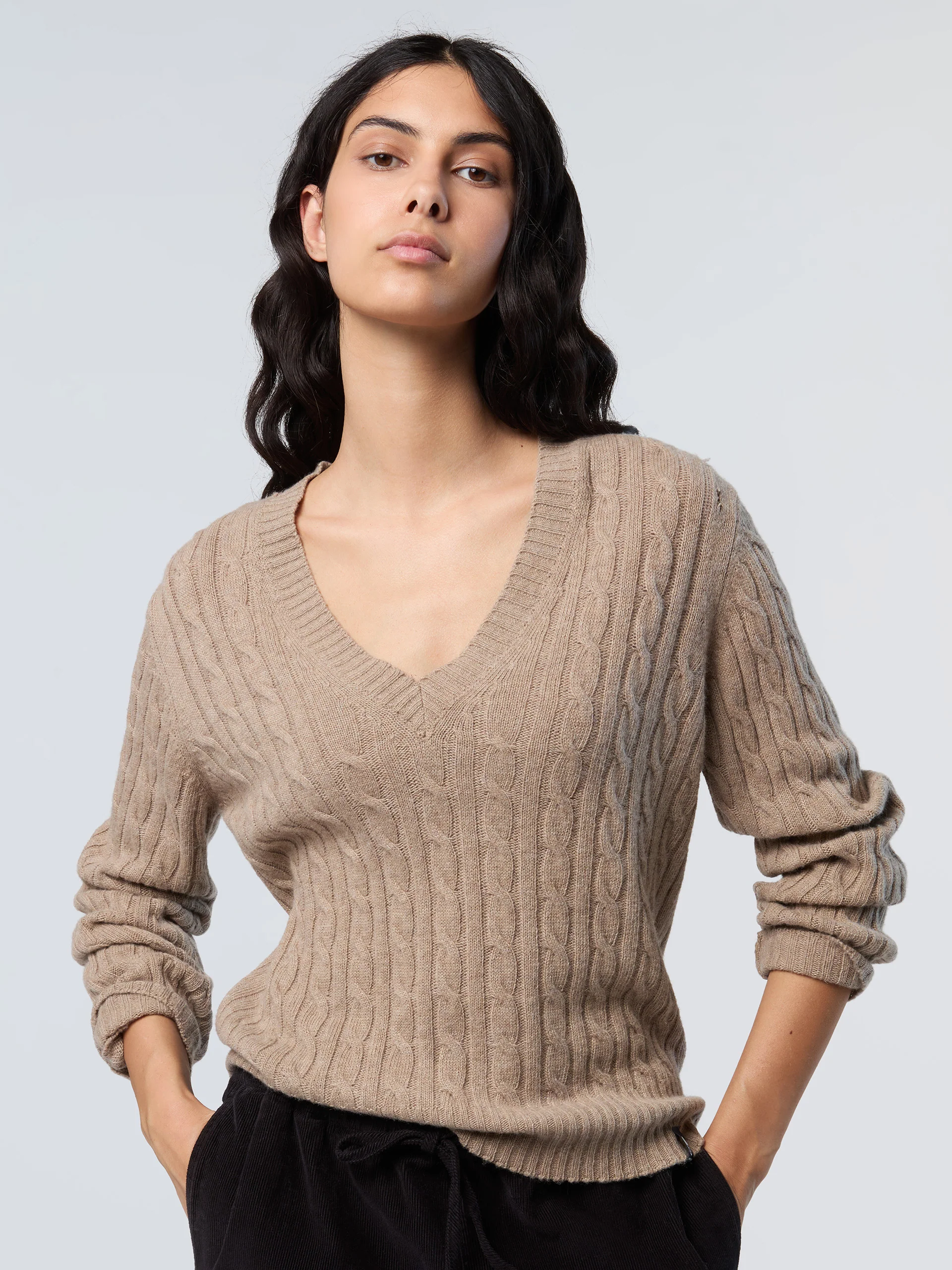Cashmere Aran V-neck sweater - Image 9
