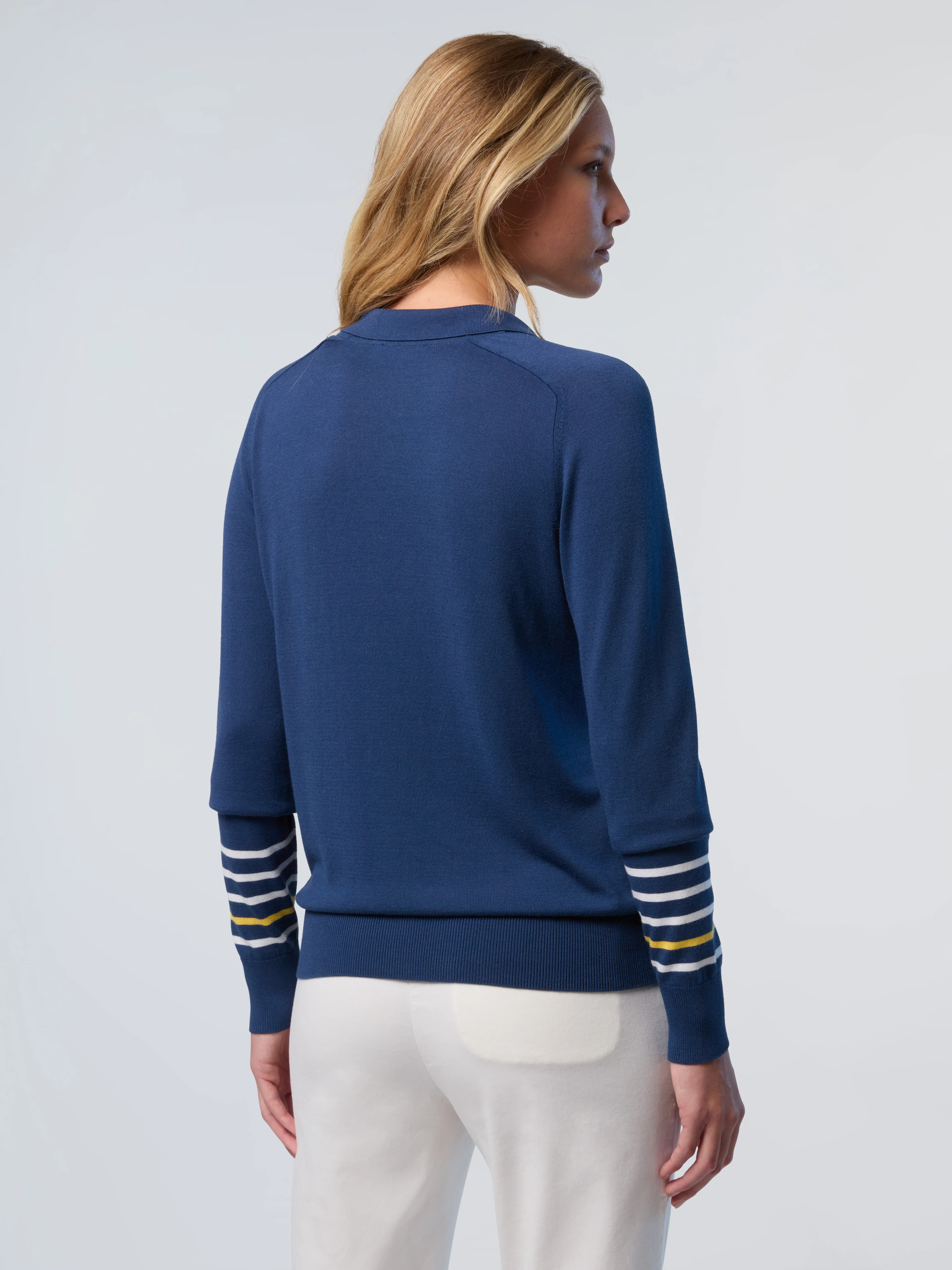 V-neck aloe vera sweater - Image 10